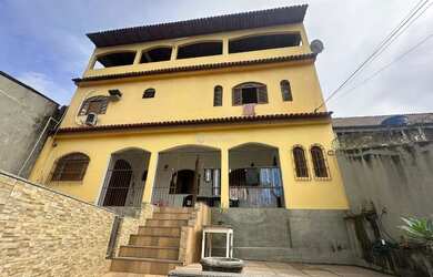 Imagem: A casa possui 2 Dormitórios, 2 Banheiros, 2 Vagas na garagem