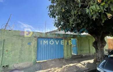 Imagem: A casa possui 3 Dormitórios, 1 Banheiro, 172m² de Área e