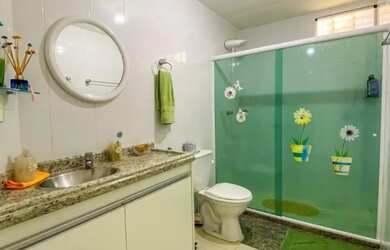 Imagem: A casa em condomínio possui 3 Dormitórios, 2 Banheiros, 2