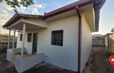 Imagem: A casa possui 3 Dormitórios, 1 Banheiro, 110m² de Área e