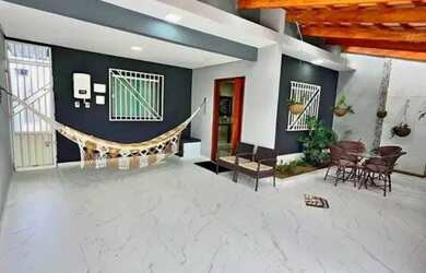 Imagem: A casa possui 2 Dormitórios, 2 Banheiros e está localizado