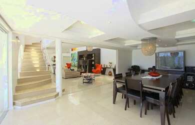 Imagem 4: Casa Alto Padrão com 3 suítes no Condomínio Montes Verdes, bairro Nonoai...