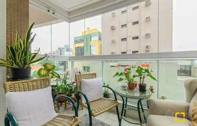 Imagem: O apartamento possui 2 Dormitórios, 4 Banheiros, 1 Vaga na