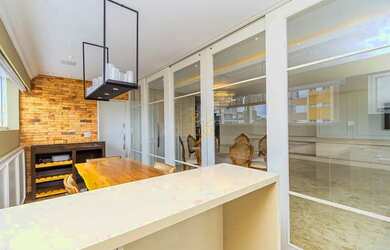 Imagem: O apartamento possui 3 Dormitórios, 5 Banheiros, 3 Vagas na