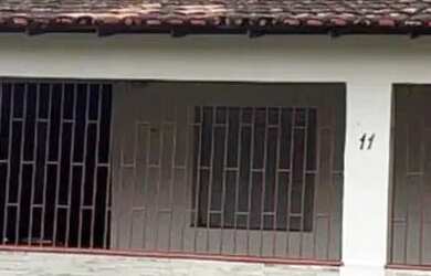 Imagem: A casa possui 3 Dormitórios, 3 Banheiros, 3 Vagas na garagem