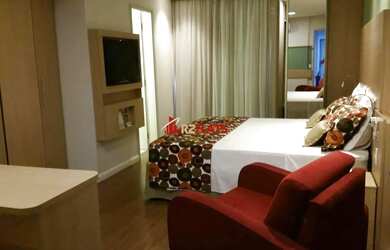 Imagem: O apartamento possui 1 Dormitório, 1 Banheiro, 1 Vaga na garagem