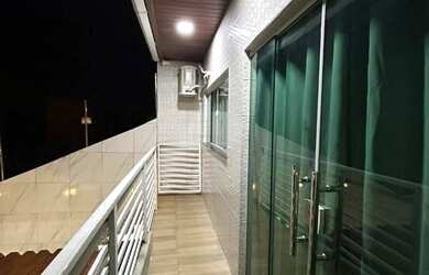 Imagem: A casa possui 3 Dormitórios, 3 Banheiros, 3 Vagas na garagem