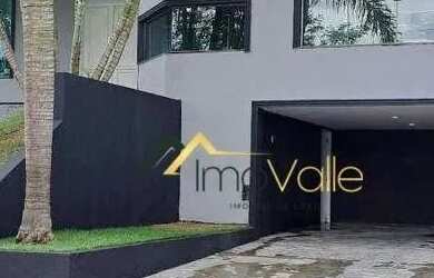 Imagem: A casa em condomínio para alugar possui 4 Dormitórios, 5 Banheiros