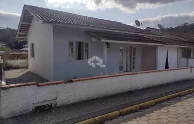 Imagem: A casa possui 2 Dormitórios, 1 Banheiro, 73m² de Área e