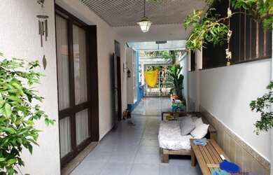 Imagem: A casa em condomínio possui 4 Dormitórios, 5 Banheiros, 2