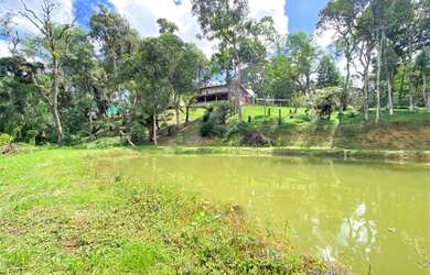 Imagem: A chácara possui 7.636m² de Área e está localizado em Campestre