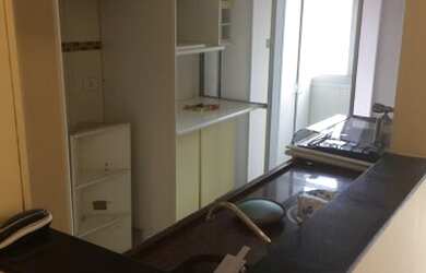 Imagem: O apartamento possui 2 Dormitórios, 1 Banheiro, 1 Vaga na garagem