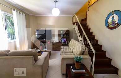 Imagem: A casa possui 4 Dormitórios, 2 Banheiros, 2 Vagas na garagem