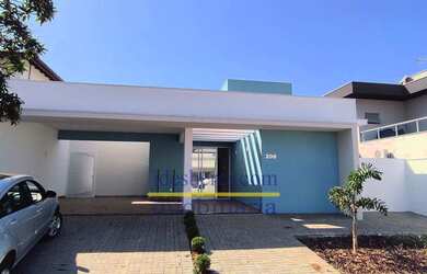 Imagem: A casa em condomínio possui 3 Dormitórios, 3 Banheiros, 2