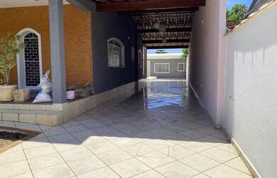 Imagem: A casa em condomínio possui 4 Dormitórios, 4 Banheiros, 4