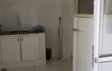 Imagem: O apartamento possui 1 Dormitório, 1 Banheiro, 1 Vaga na garagem