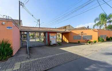 Imagem: A casa possui 2 Dormitórios, 1 Banheiro, 1 Vaga na garagem