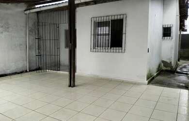 Imagem: A casa possui 2 Dormitórios, 1 Banheiro, 1 Vaga na garagem