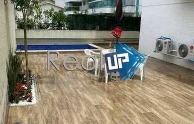 Imagem: O apartamento possui 3 Dormitórios, 4 Banheiros, 2 Vagas na