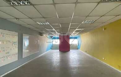 Imagem: O depósito possui 320m² de Área e está localizado em Vila