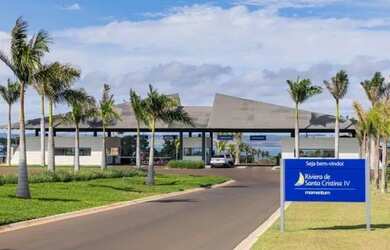 Imagem: O terreno e possui Dormitórios, Suítes, Banheiros, 390-0m²