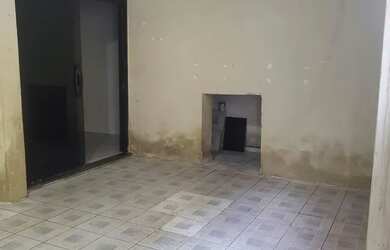 Imagem: A casa possui 2 Dormitórios, 2 Banheiros, 1 Vaga na garagem