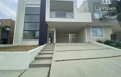 Imagem: A casa em condomínio possui 4 Dormitórios, 5 Banheiros, 4