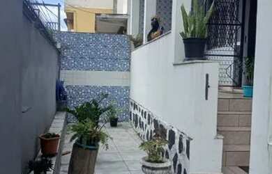 Imagem: A casa possui 3 Dormitórios, 2 Banheiros, 183m² de Área e