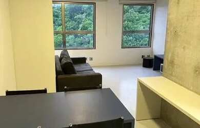 Imagem: O apartamento possui 2 Dormitórios, 1 Banheiro, 1 Vaga na garagem