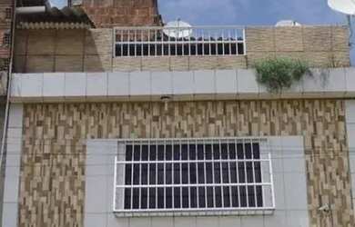 Imagem: A casa possui 2 Dormitórios, 1 Banheiro, 1 Vaga na garagem