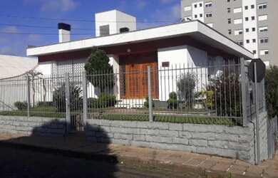 Imagem: A casa possui 1 Banheiro, 115m² de Área e está localizado