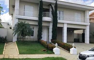 Imagem: A casa em condomínio possui 4 Dormitórios, 5 Banheiros, 4