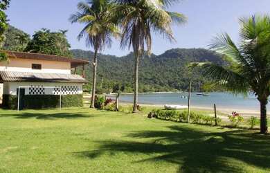 Imagem 3: Casa a beira mar em amplo terreno, piscina e vista deslumbrante