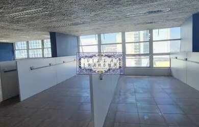 Imagem: A casa possui 5 Dormitórios, 3 Banheiros, 435m² de Área e