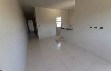 Imagem: A casa possui 2 Dormitórios, 2 Banheiros, 1 Vaga na garagem