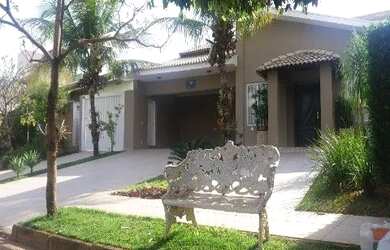 Imagem: A casa em condomínio possui 3 Dormitórios, 4 Banheiros, 4