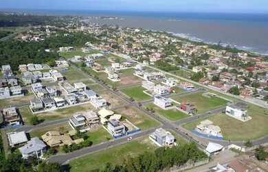 Imagem: O terreno possui 300m² de Área e está localizado em Recanto