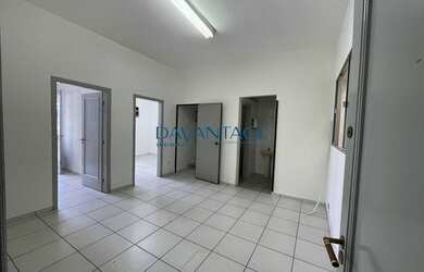 Imagem: O depósito possui 80m² de Área e está localizado em Lapa