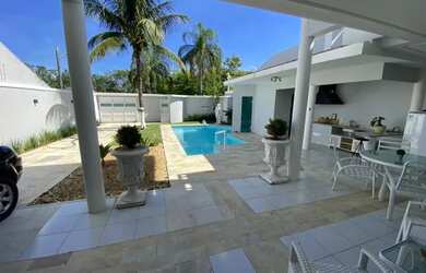 Imagem: A casa em condomínio possui 4 Dormitórios, 5 Banheiros, 4