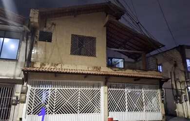 Imagem: A casa possui 3 Dormitórios, 2 Banheiros, 90m² de Área e