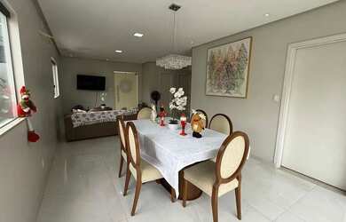 Imagem: A casa em condomínio possui 4 Dormitórios, 5 Banheiros, 4