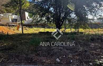 Imagem: A casa possui 527m² de Área e está localizado em Ibituruna