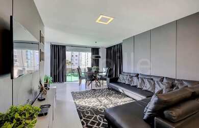 Imagem: O apartamento possui 5 Dormitórios, 5 Banheiros, 1 Vaga na