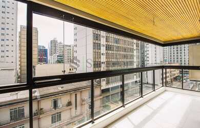 Imagem: O apartamento possui 4 Dormitórios, 2 Banheiros, 4 Vagas na