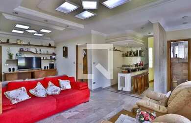 Imagem: A casa possui 5 Dormitórios, 5 Banheiros, 5 Vagas na garagem