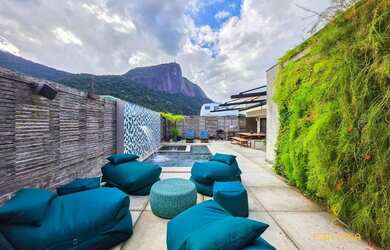 Imagem: O apartamento na cobertura possui 4 Dormitórios, 5 Banheiros