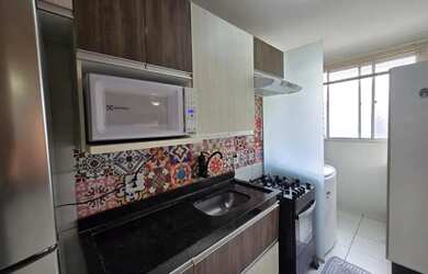 Imagem: O apartamento possui 2 Dormitórios, 1 Banheiro, 1 Vaga na garagem