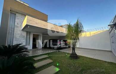 Imagem: A casa possui 3 Dormitórios, 4 Banheiros, 4 Vagas na garagem