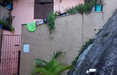 Imagem: A casa possui 3 Dormitórios, 1 Banheiro, Imóvel novo e está