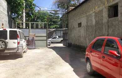 Imagem: O depósito possui 5 Vagas na garagem, 900m² de Área e está